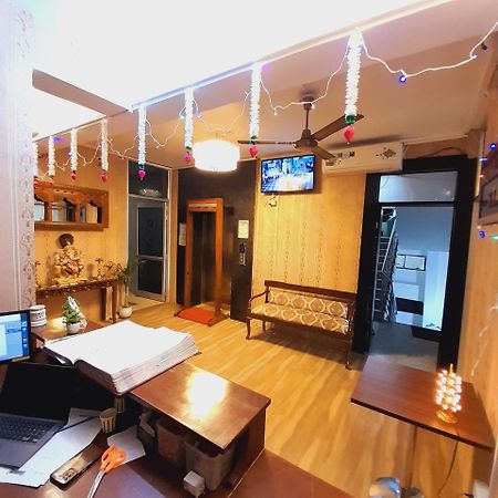Homestay Ac Dormitory New Delhi Exterior photo