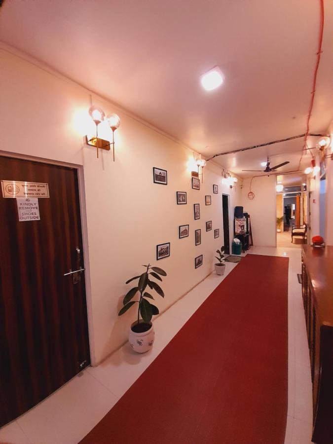 Homestay Ac Dormitory New Delhi Exterior photo