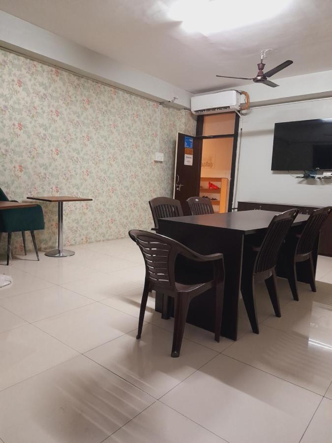 Homestay Ac Dormitory New Delhi Exterior photo