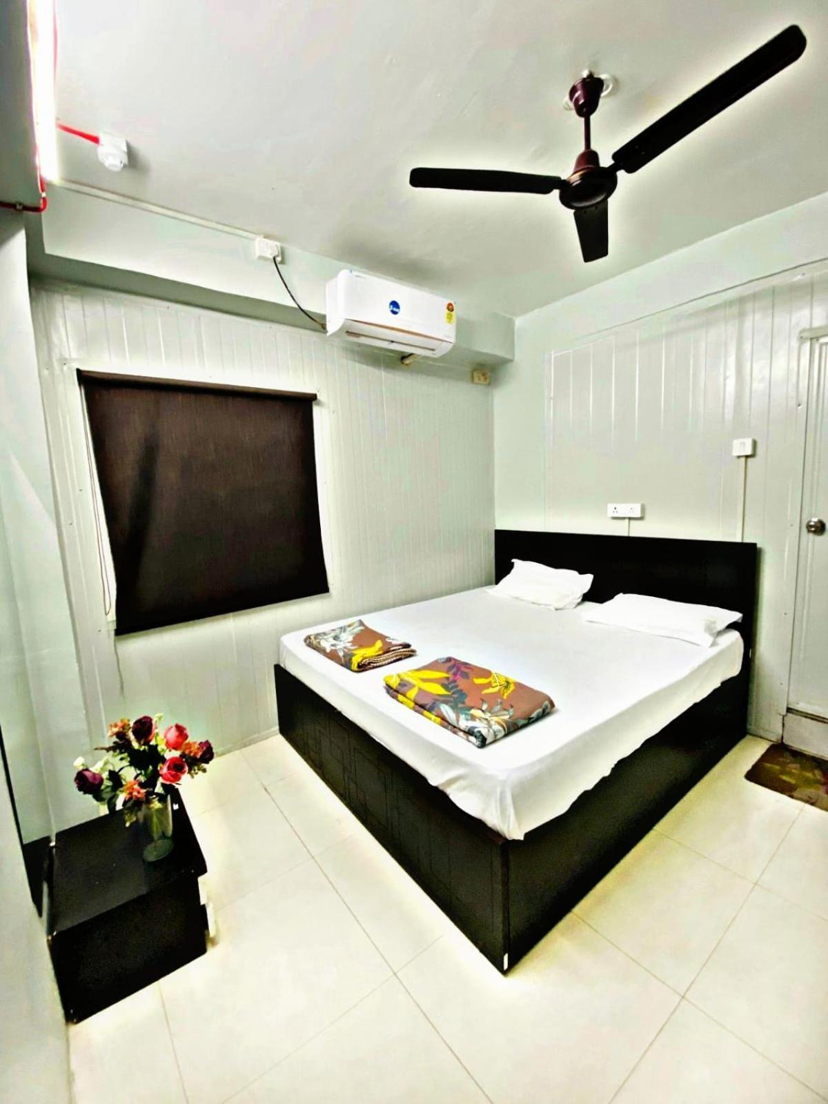 Homestay Ac Dormitory New Delhi Exterior photo