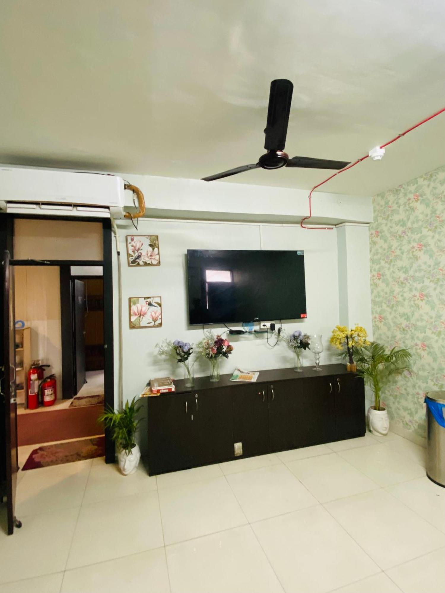 Homestay Ac Dormitory New Delhi Exterior photo