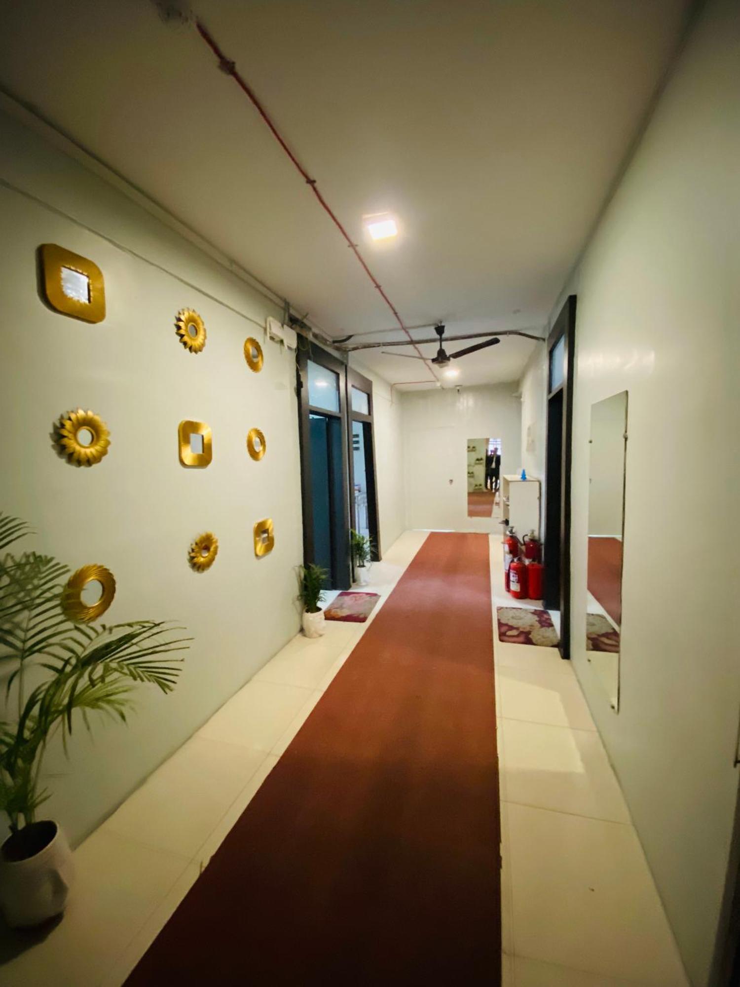 Homestay Ac Dormitory New Delhi Exterior photo