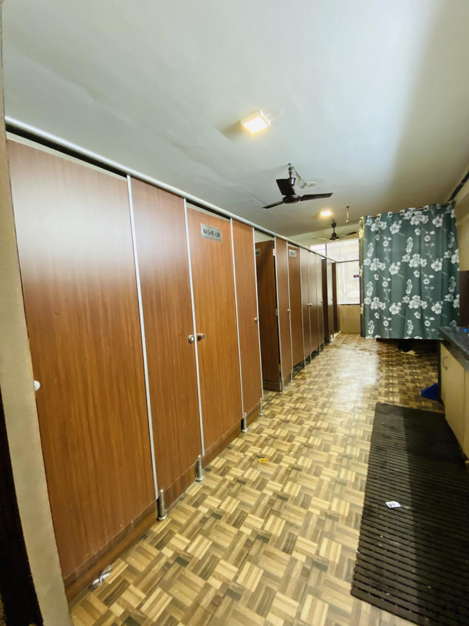 Homestay Ac Dormitory New Delhi Exterior photo