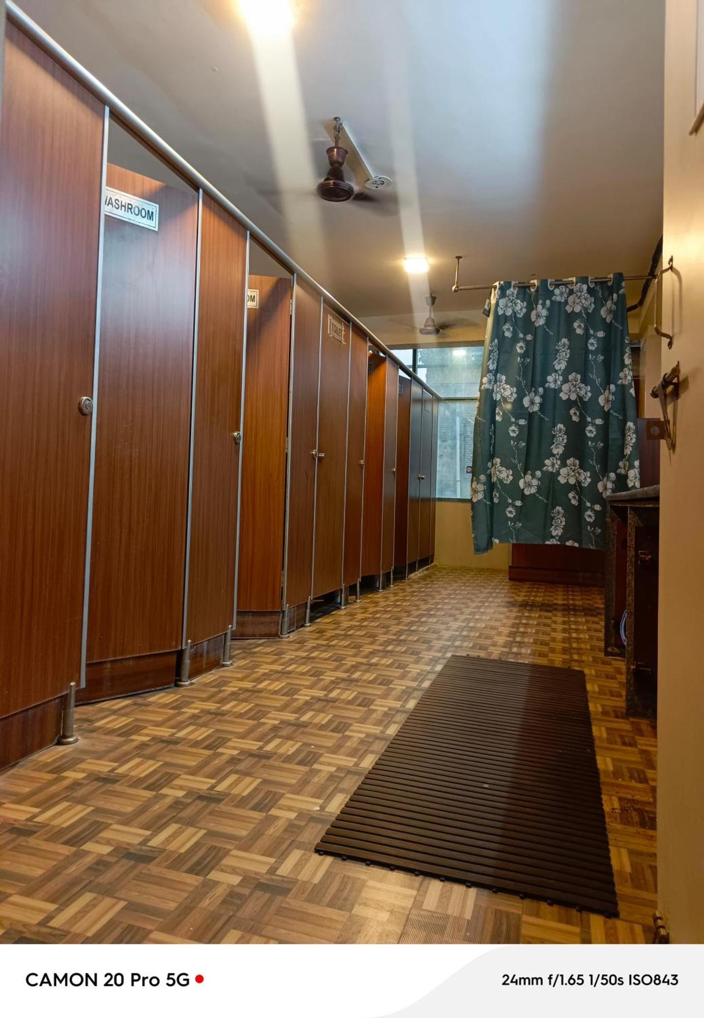 Homestay Ac Dormitory New Delhi Exterior photo