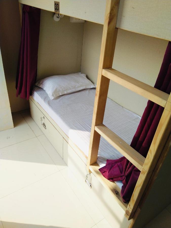 Homestay Ac Dormitory New Delhi Exterior photo